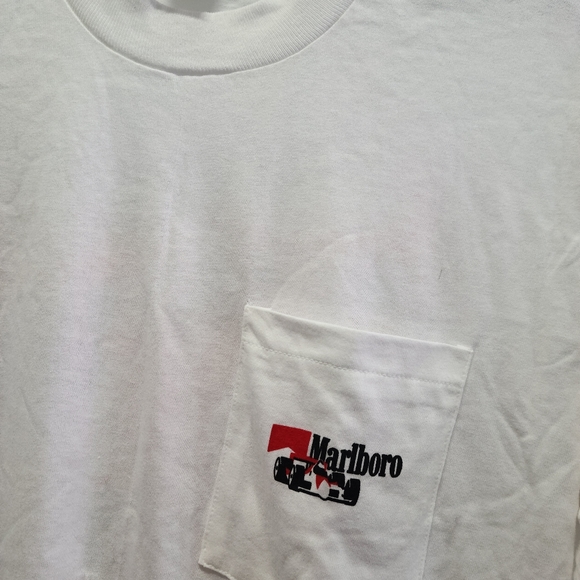 Fruit of the Loom Marlboro Coyote Bluff Wolf Pattern Advertising T-Shirt Made in USA Vintage cotton black type Vintage Second Hand